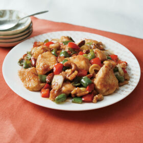 鶏のミックスナッツ炒め