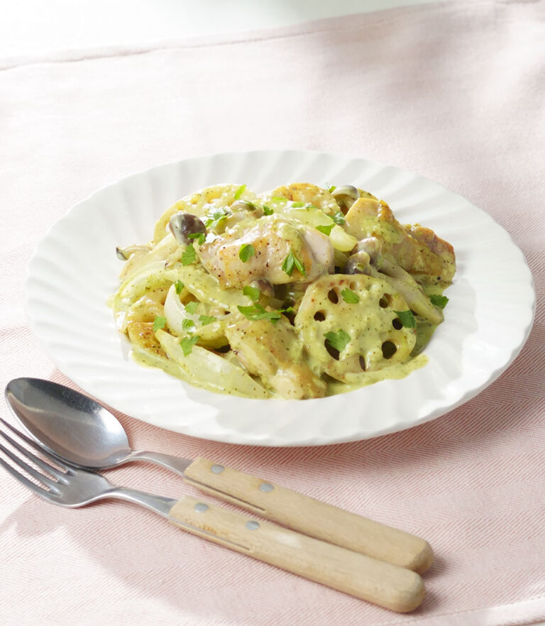 鶏肉とレンコンのソテー バジルクリームソース