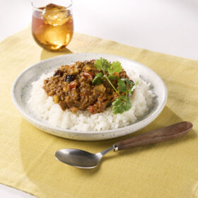 レンジでなすとポークのドライキーマカレー