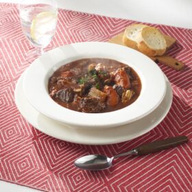 たっぷりきのこのビーフブラウンシチュー