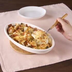 グラタン皿ひとつで完結！ れんこん明太チーズたこ焼き