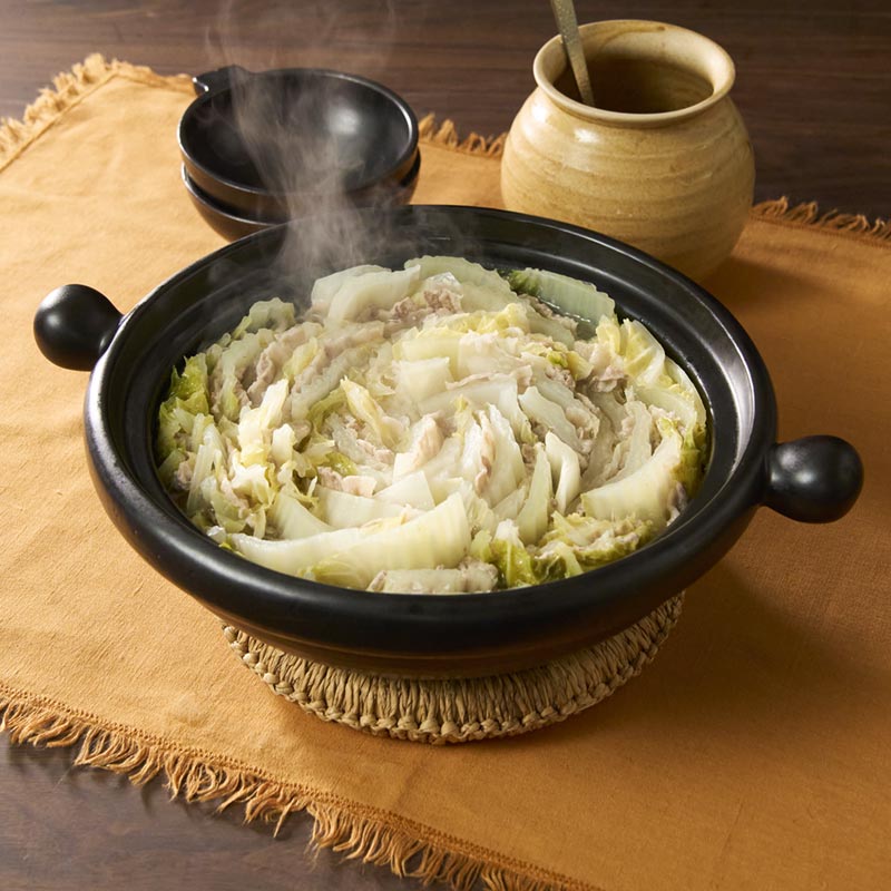 材料2つと白だしのみ！豚と白菜のミルフィーユ鍋