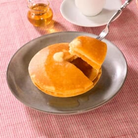 ふんわり食感とやさしい甘み！ 米粉のご褒美パンケーキ