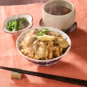 海の旨みをぎゅっと凝縮！ ぷりぷり牡蠣の炊き込みご飯
