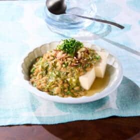 ネバネバ黄金コンビ！ 納豆とめかぶ豆腐ぶっかけ