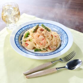 チーズと牛乳でコクアップ アスパラと魚介のチーズパスタ