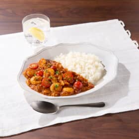 シーフードとトマトのカレー